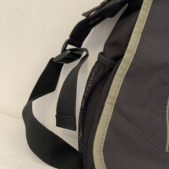 Targus Incognito Messenger Laptop Notebook Shoulder Bag Black - Picture 4 of 16